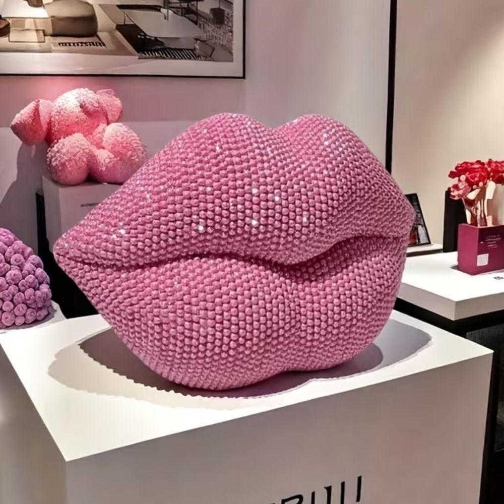 Glamorous Pink Lips Beaded decor - Picture 3 of 4